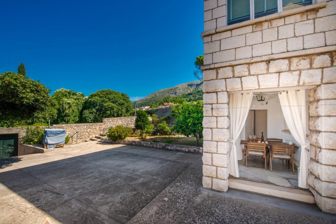 Apartment Near Old Town, Free Parking & Huge Garden Ντουμπρόβνικ Εξωτερικό φωτογραφία