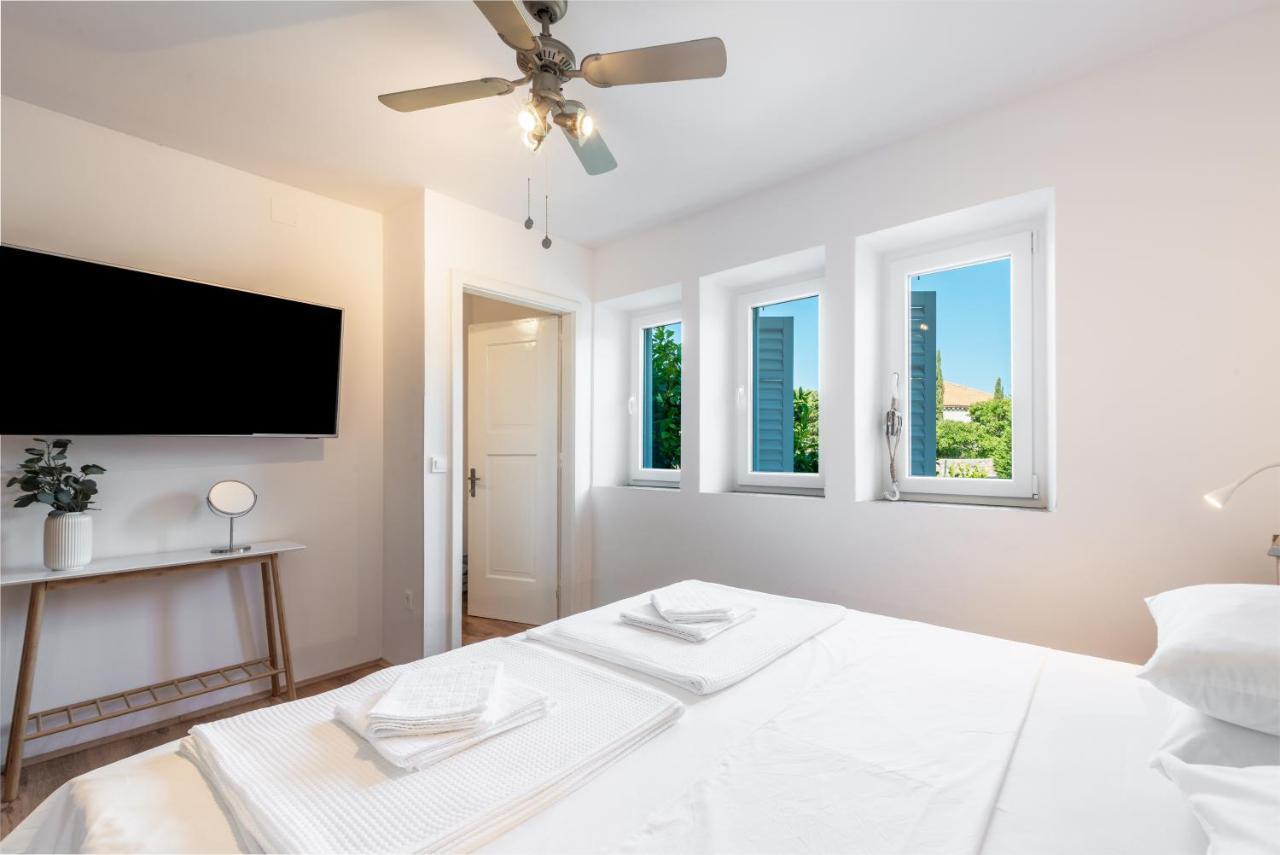Apartment Near Old Town, Free Parking & Huge Garden Ντουμπρόβνικ Εξωτερικό φωτογραφία